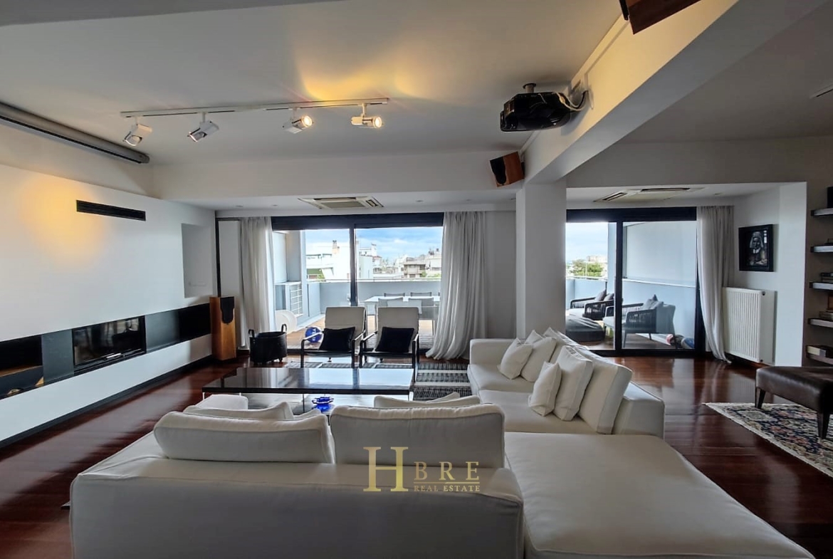 For sale penthouse in Glyfada